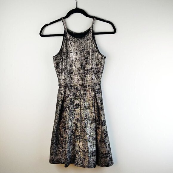 Metallic Fit&Flair Spaghetti Strap Stretch Bodice Pleated Midi Dress Sz S - Picture 4 of 4